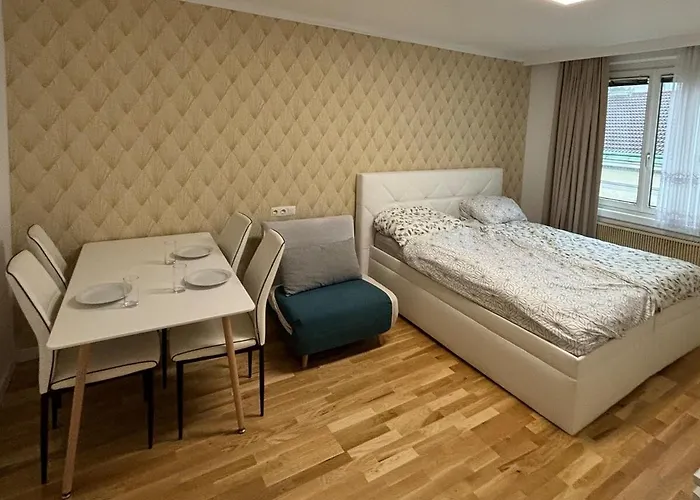 Extravagante Serviced-wohnung Apartmán *